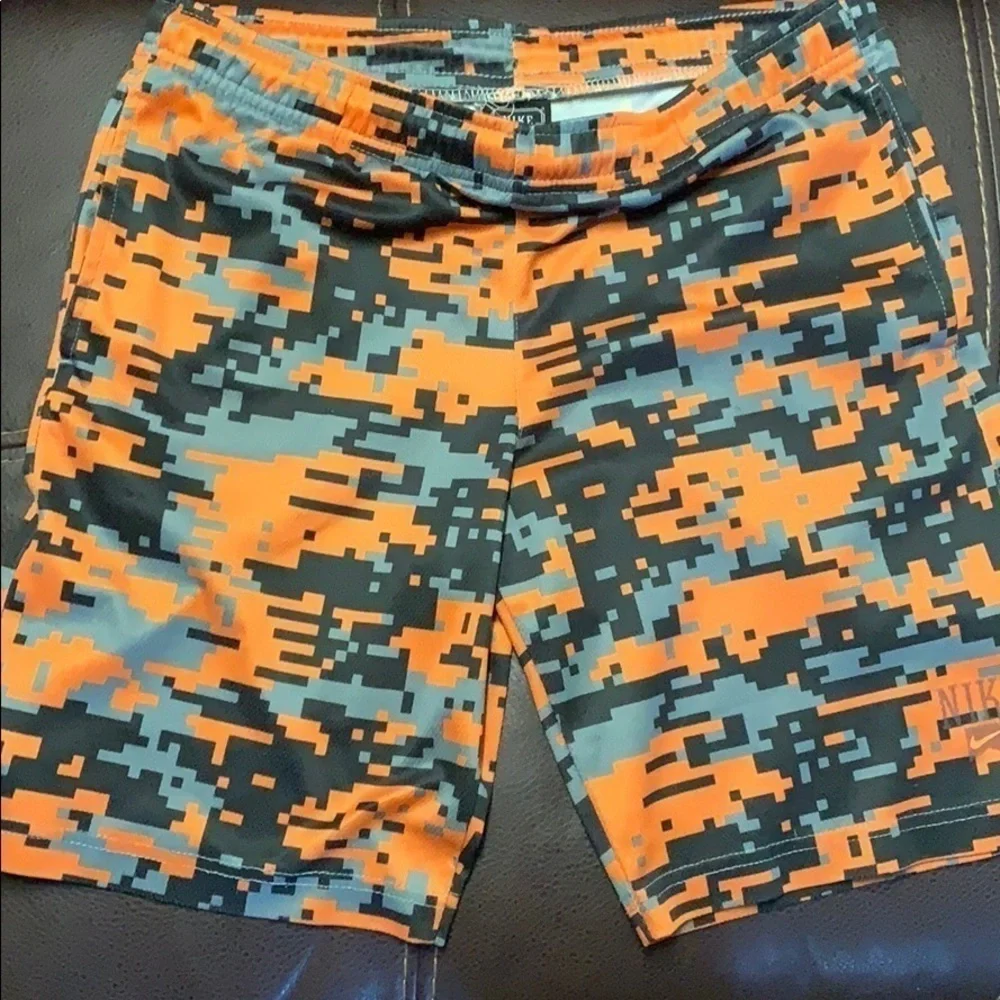 𝅺NIKE Small Athletic Shorts